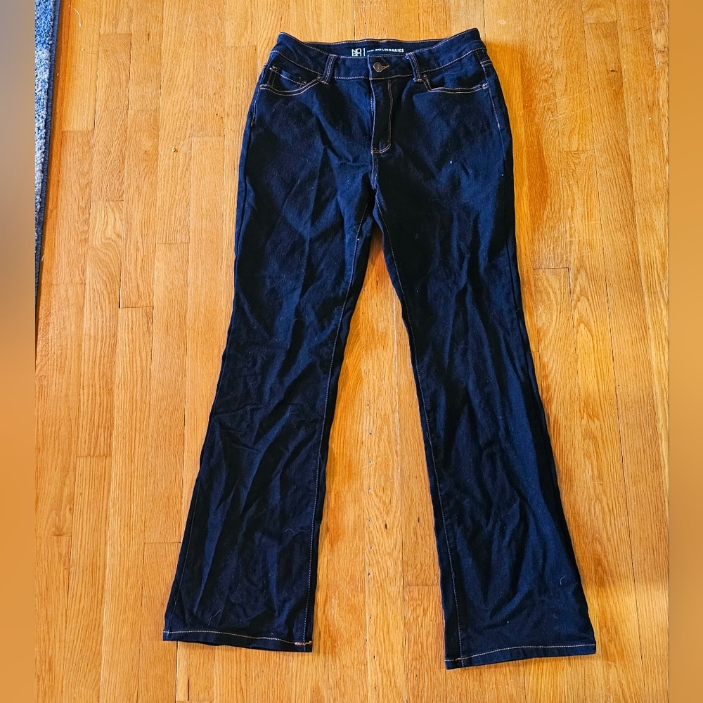 No Boundaries Straight Legged Jeans sz 11